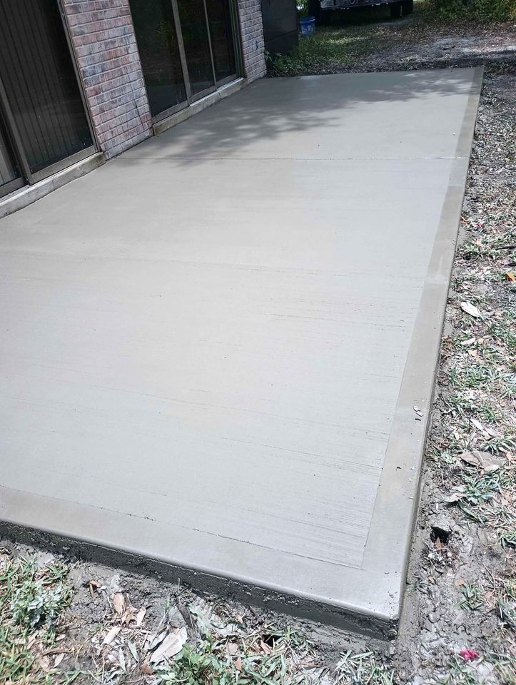 concrete slab patio installed by Naples Concrete Solutions